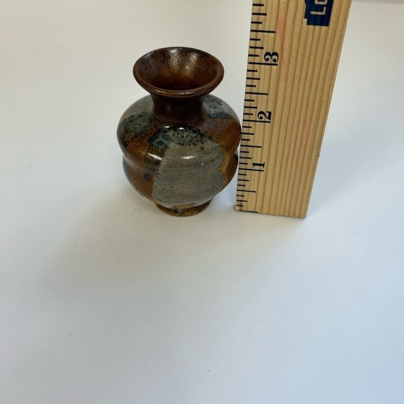 Stoneware Glazed / Tiny Bud Vase Cream/Brown Studio Art Pottery - Picture 4 of 5